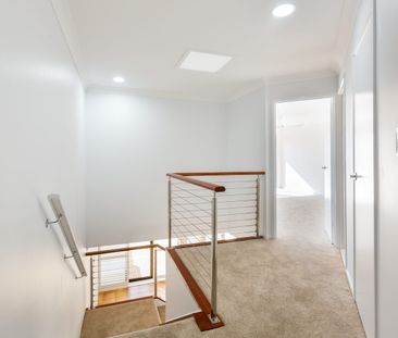 RENOVATED WATERFRONT TOWNHOUSE WITH MARINA BERTH - Photo 4