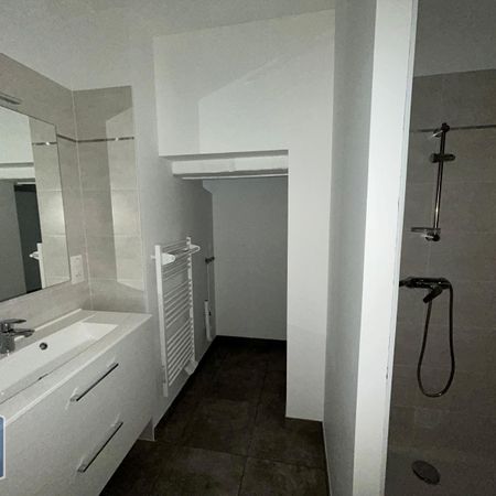 Location Appartement 2 pièces 60m² VILLEFRANCHE SUR SAONE 69400 - Photo 3
