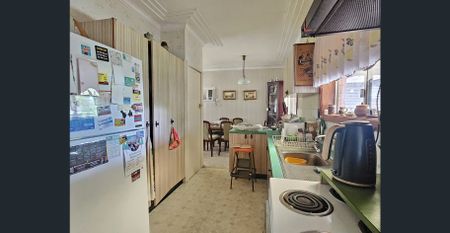 Retro Designed, Private, Quiet, North-facing Garden Home - Photo 5