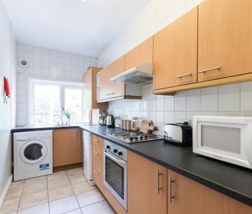 1 bedroom in a house share to rent - Photo 5