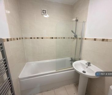 3 bedroom terraced house to rent - Photo 6