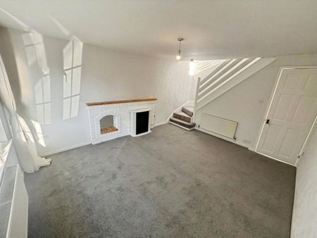 2 bedroom semi-detached house to rent - Photo 2