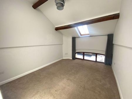 2 bedroom mews to rent - Photo 3