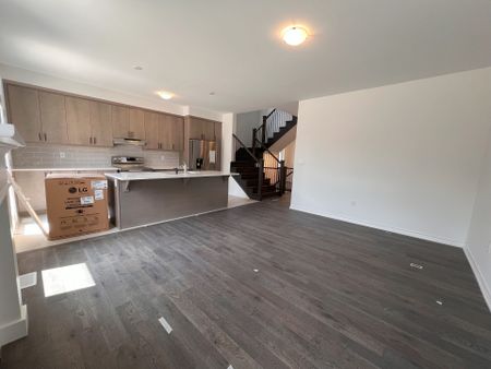 For Lease - 354 Madelaine Drive, Barrie, Ontario - Photo 3