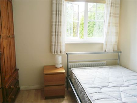 2 Bedroom Apartment - Photo 2