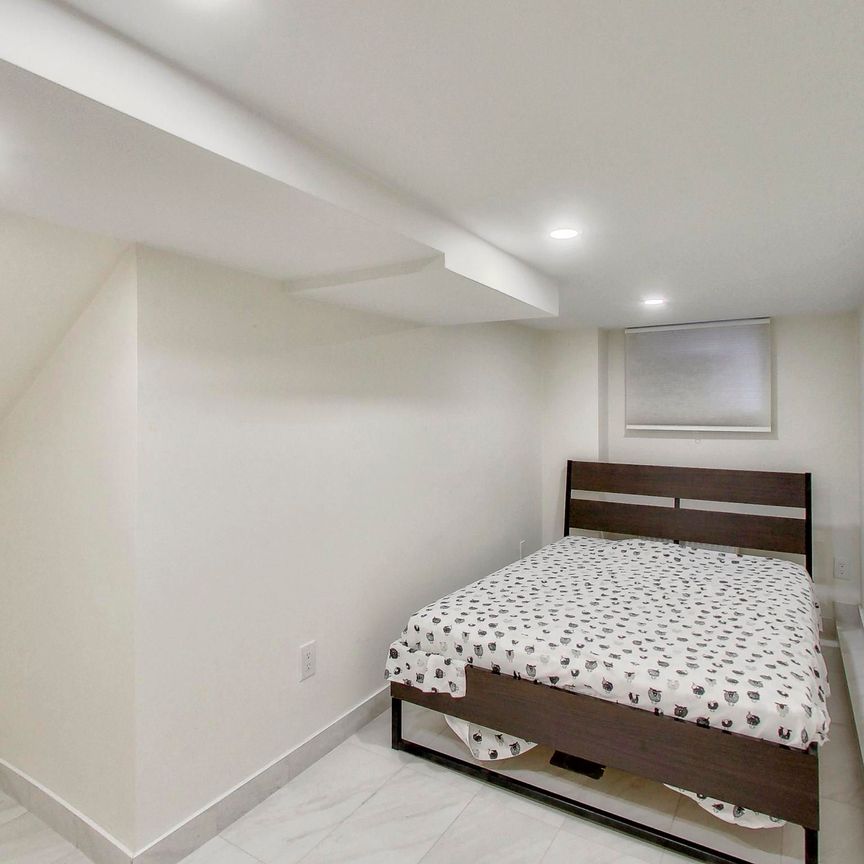 For Lease - 1652 Dufferin Street Unit# B, Toronto, Ontario - Photo 1