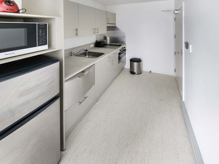 Inner City Studio Furnished Apartment. - Photo 3