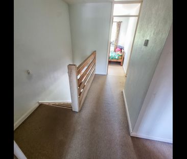 3 Bed Semi-Detached House, Central Avenue, NG7 - Photo 3