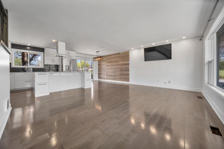 For Lease - 8 Vanderbrent Crescent, Toronto, Ontario - Photo 2