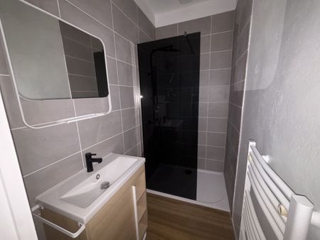 Location Maison 3 pièces 56m² LA COURONNE 16400 - Photo 4