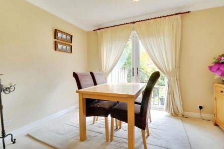 4 bedroom detached house to rent - Photo 3