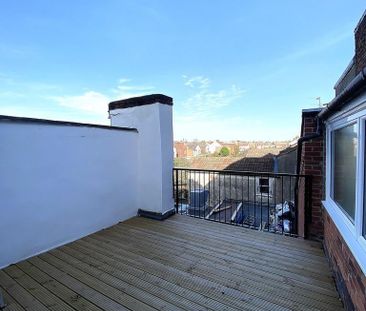 Albert Road, Southsea - Photo 1