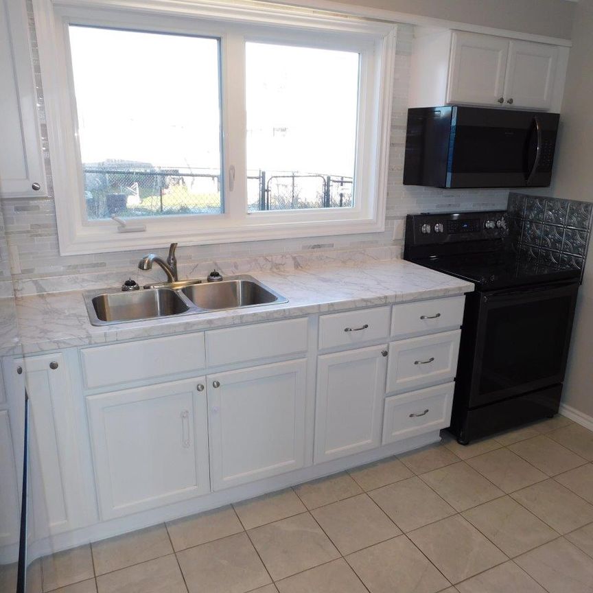FOR RENT – 25.5 Woodcrest Avenue, Halifax, Nova Scotia - Photo 1