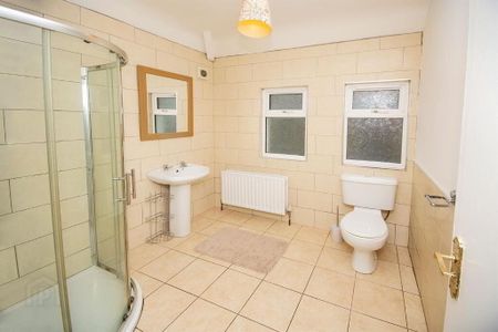 Room 4, 46 Wellesley Avenue, Belfast, BT9 6DH - Photo 5