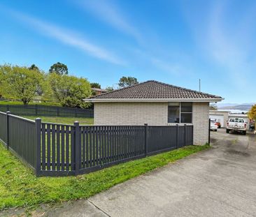 Well Presented Three Bedroom family Home - Photo 3