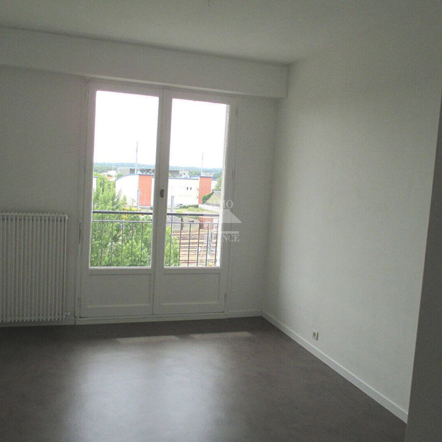 Location appartement 2 pièces 57.69 m² à La Roche-sur-Yon (85000) - Photo 1