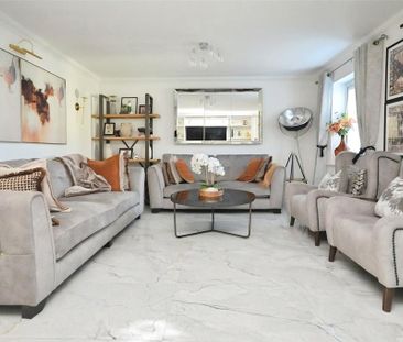 4 bedroom link detached house to rent - Photo 4