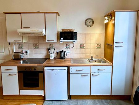 1 bedroom ground floor flat to rent - Photo 4