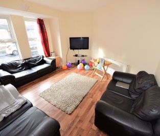 7 bedroom House in Welton Road, Leeds - Photo 6