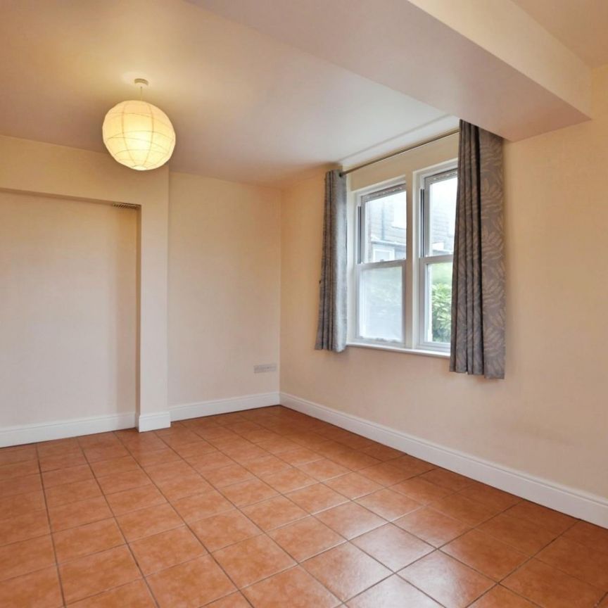 1 bedroom Flat To Let - Photo 1