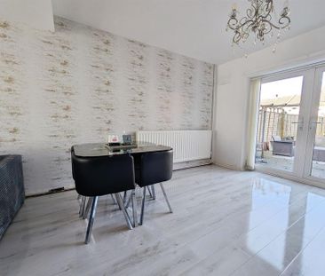 3 bedroom terraced house to rent - Photo 3