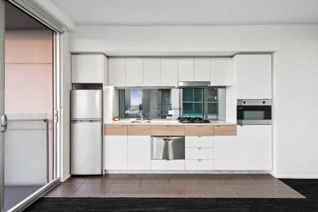 Charming 3-Bedroom Apartment at 132/34 Austin Street - Photo 4