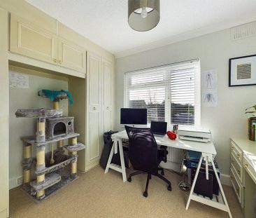 3 bedroom semi-detached house to rent - Photo 5