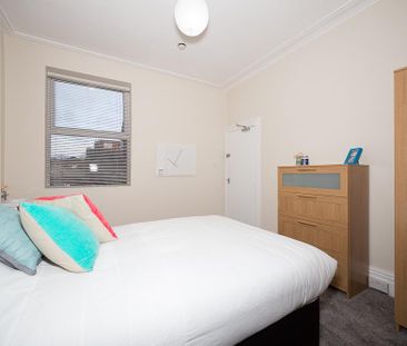 1 bedroom in a house share to rent - Photo 3