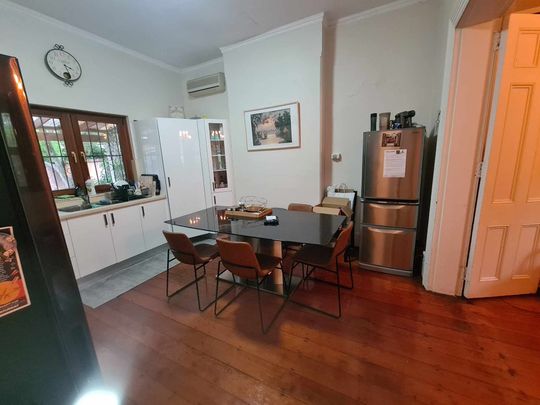 Stanmore - Photo 1