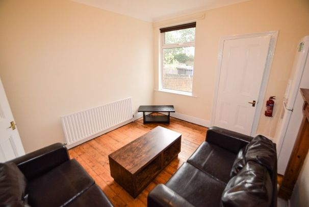 3 bedroom house share to rent - Photo 1