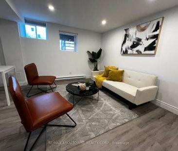 66 Wellington Street S #lower - Photo 2