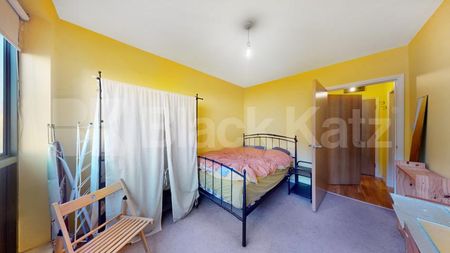 Spacious 1 bedroom property located within a modern build in Dalston - Photo 5