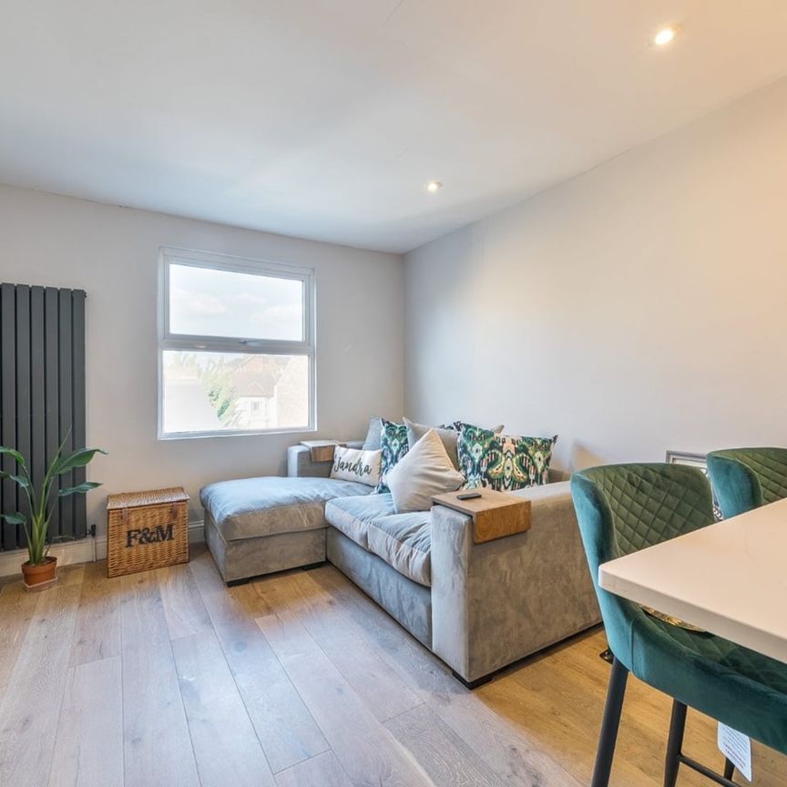 1 Bed Flat, Fulham Palace Road, SW6 - Photo 1