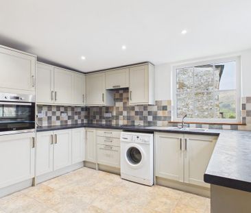 2 bedroom semi-detached house to rent - Photo 4