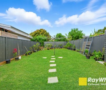 Stylish, Spacious & Perfectly Located Five Bedroom Duplex - Photo 4