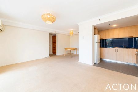 24/10 Wellington Street, - Photo 4