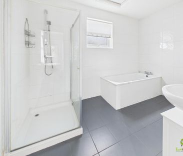 3 bedroom maisonette to rent - Photo 3