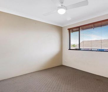 Unit in sought after Burleigh Heads - Photo 6
