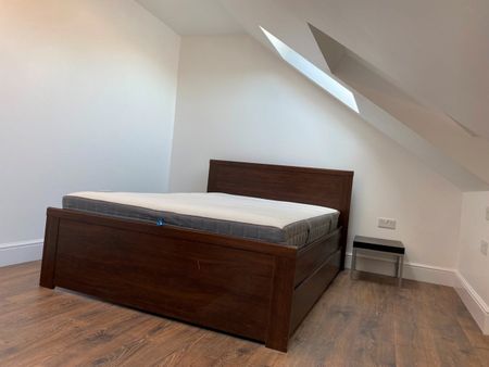 1 Bed Flat, King Edwards Gardens, W3 - Photo 4