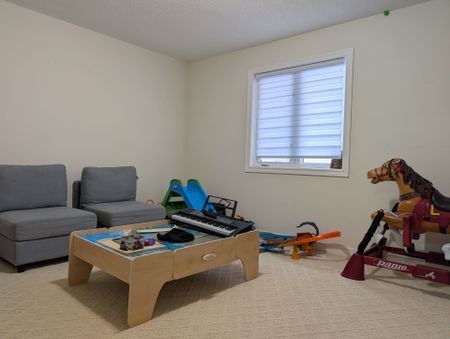 For Lease - 2168 Colonel William Parkway, Oakville, Ontario - Photo 5