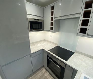 1 bedroom Flat To Let - Photo 4