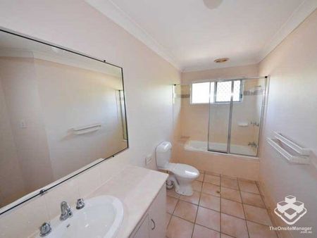 Fully Furnished 3 Bedroom Townhouse in Sunnybank - Photo 3