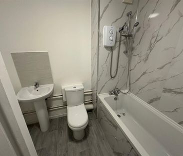 Cropthorne Avenue - Photo 3