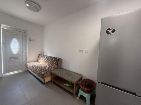 2 bedroom detached bungalow to rent - Photo 3