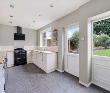 Malmstone Avenue, Merstham, RH1 - Photo 4