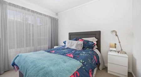 Impressive Pet Friendly Home - Photo 5