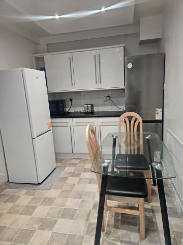 Room in a Shared House, Downderry Road, BR1 - Photo 5