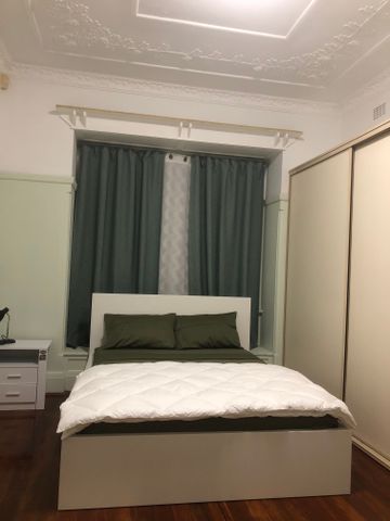 Kensington - Photo 2
