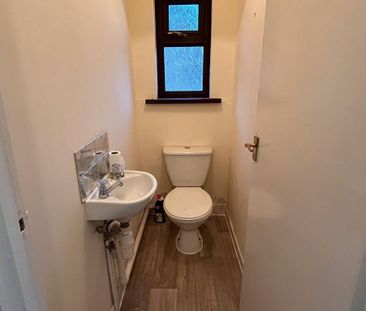 3 bedroom semi-detached house to rent - Photo 6