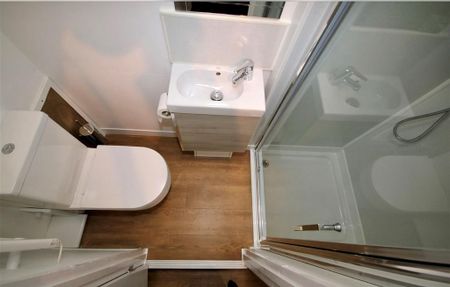 4 bedroom terraced house to rent - Photo 2